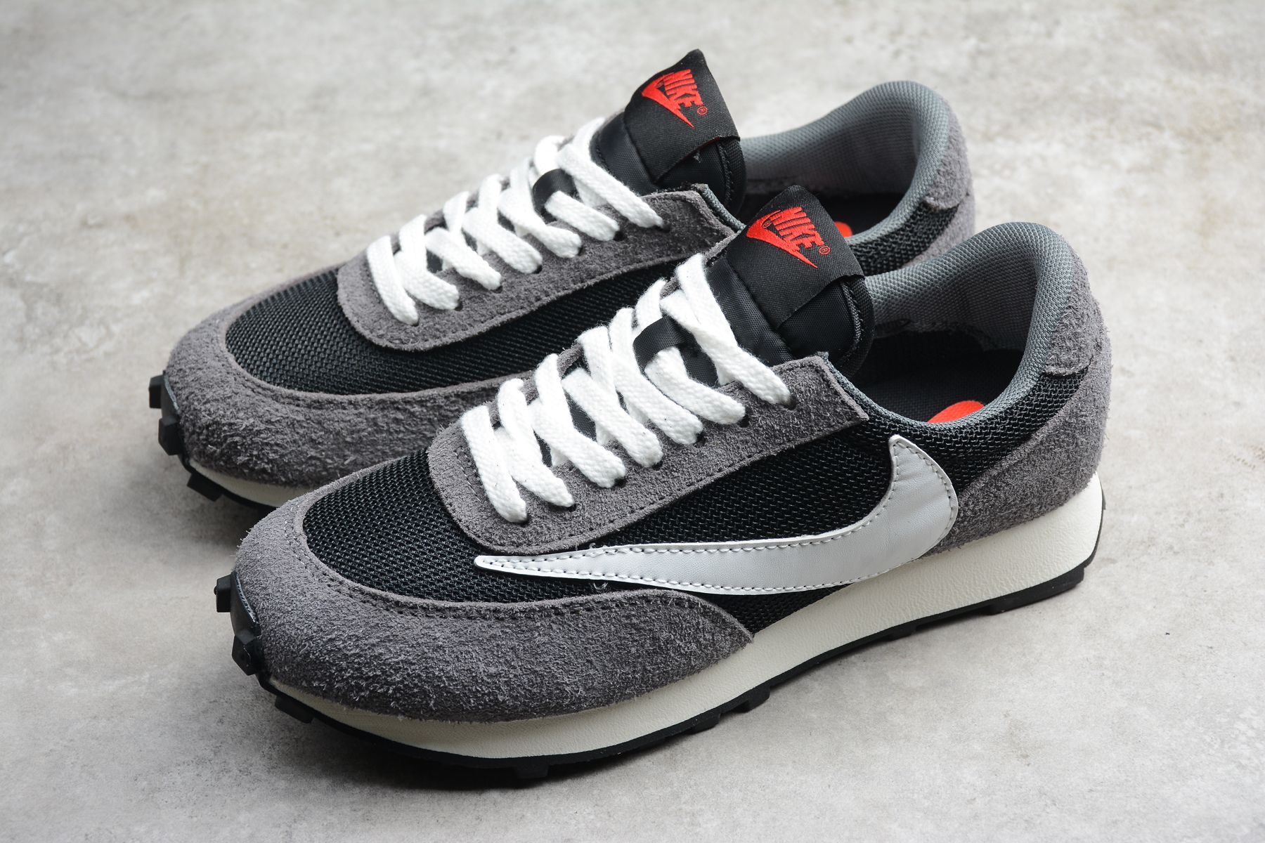 Men's and women's Nike Daybreak SP gray black and white