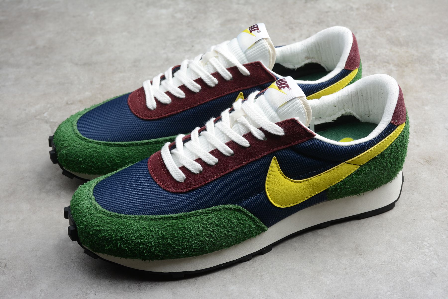 Nike Daybreak Blue Green Yellow Upper