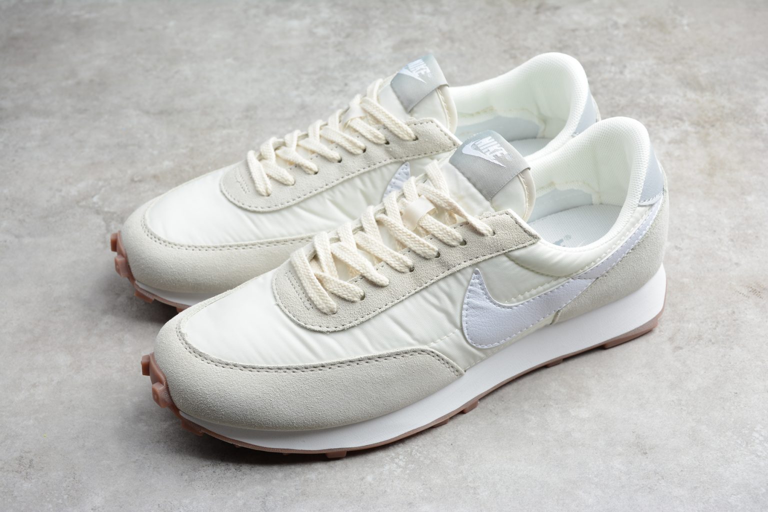 nike daybreak suede