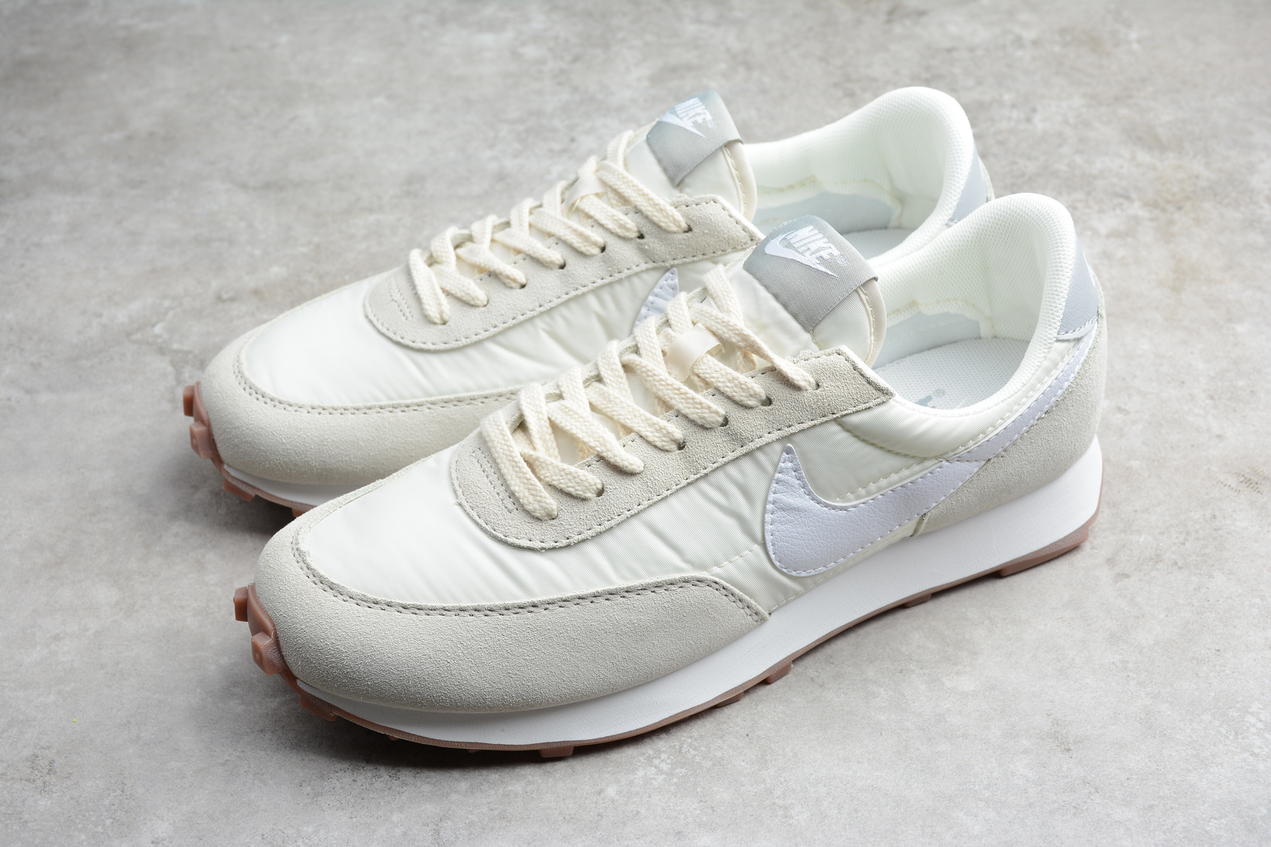 nike daybreak grey gum sole trainers