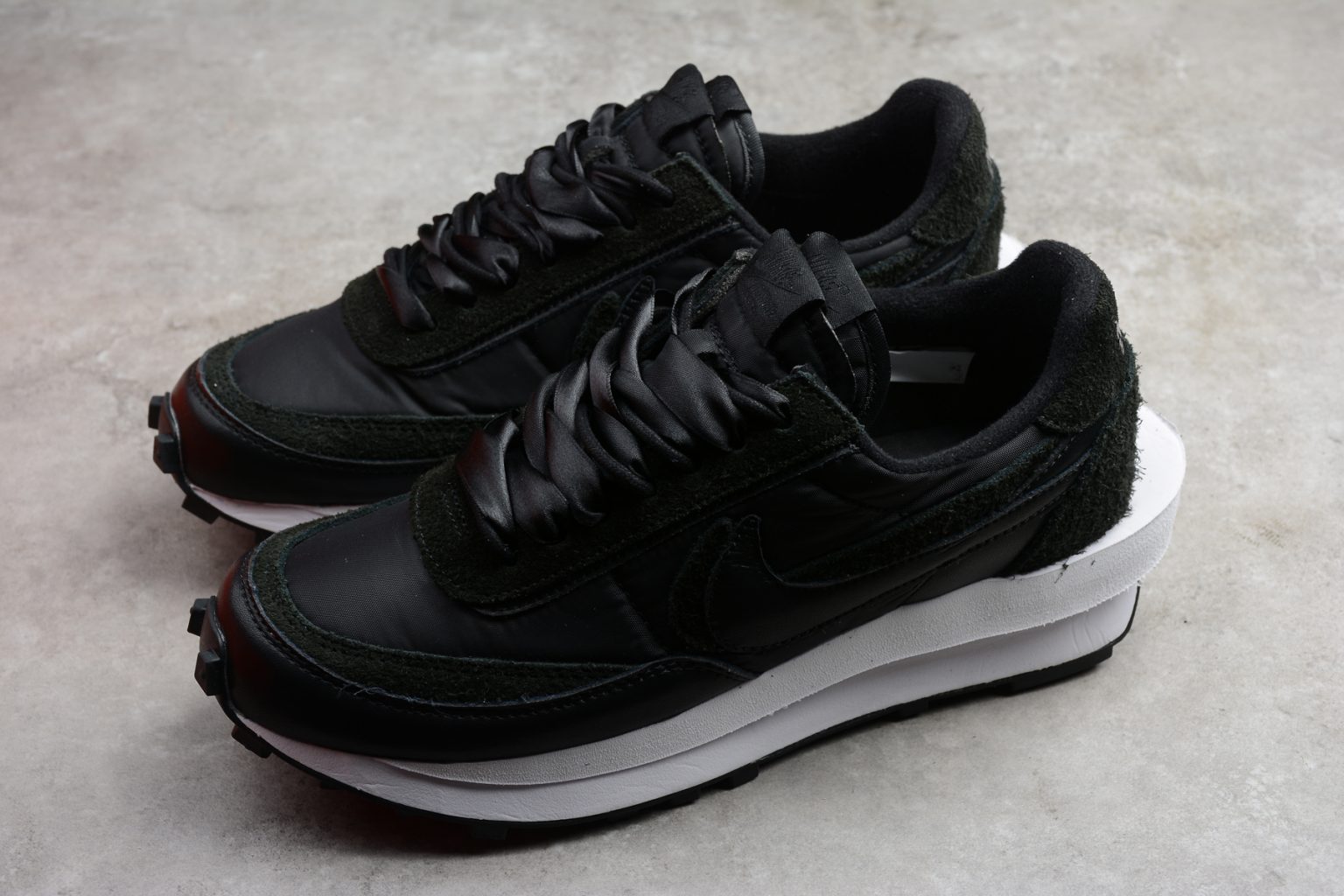 nike x sacai ld waffle black nylon