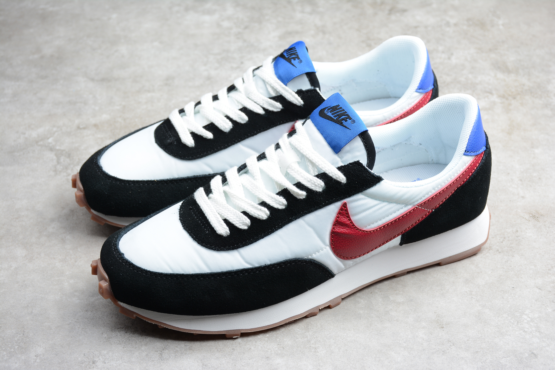 Nike Wmns DBreak Black Red White Upper