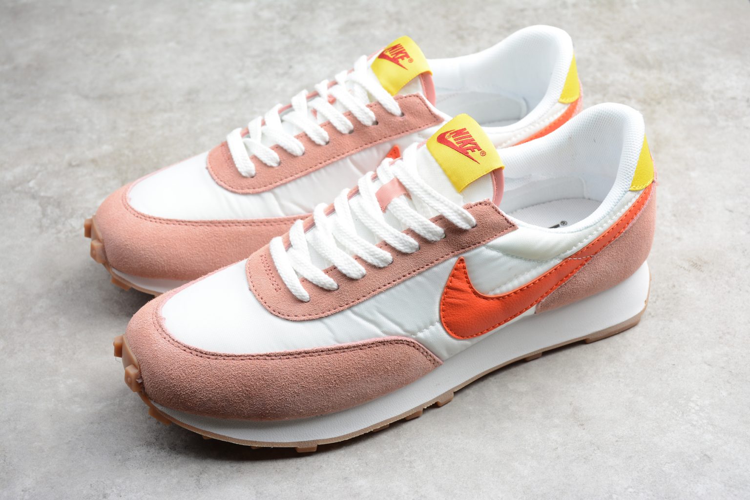 mens nike running shoes orange