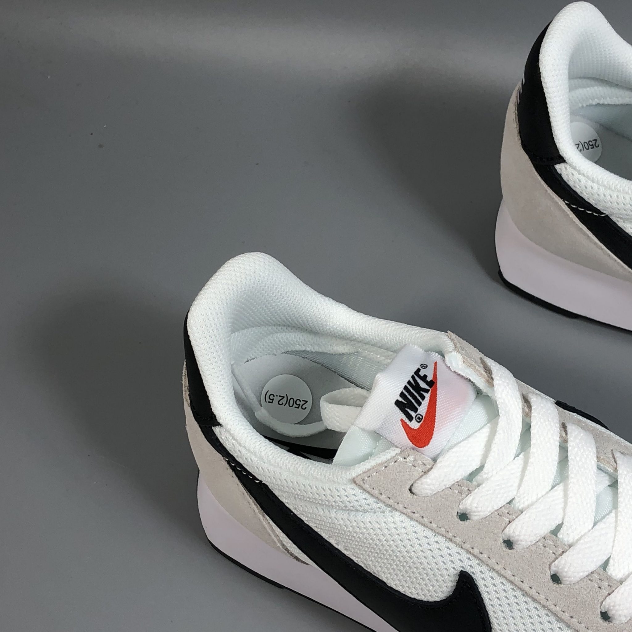 nike tailwind 79 white
