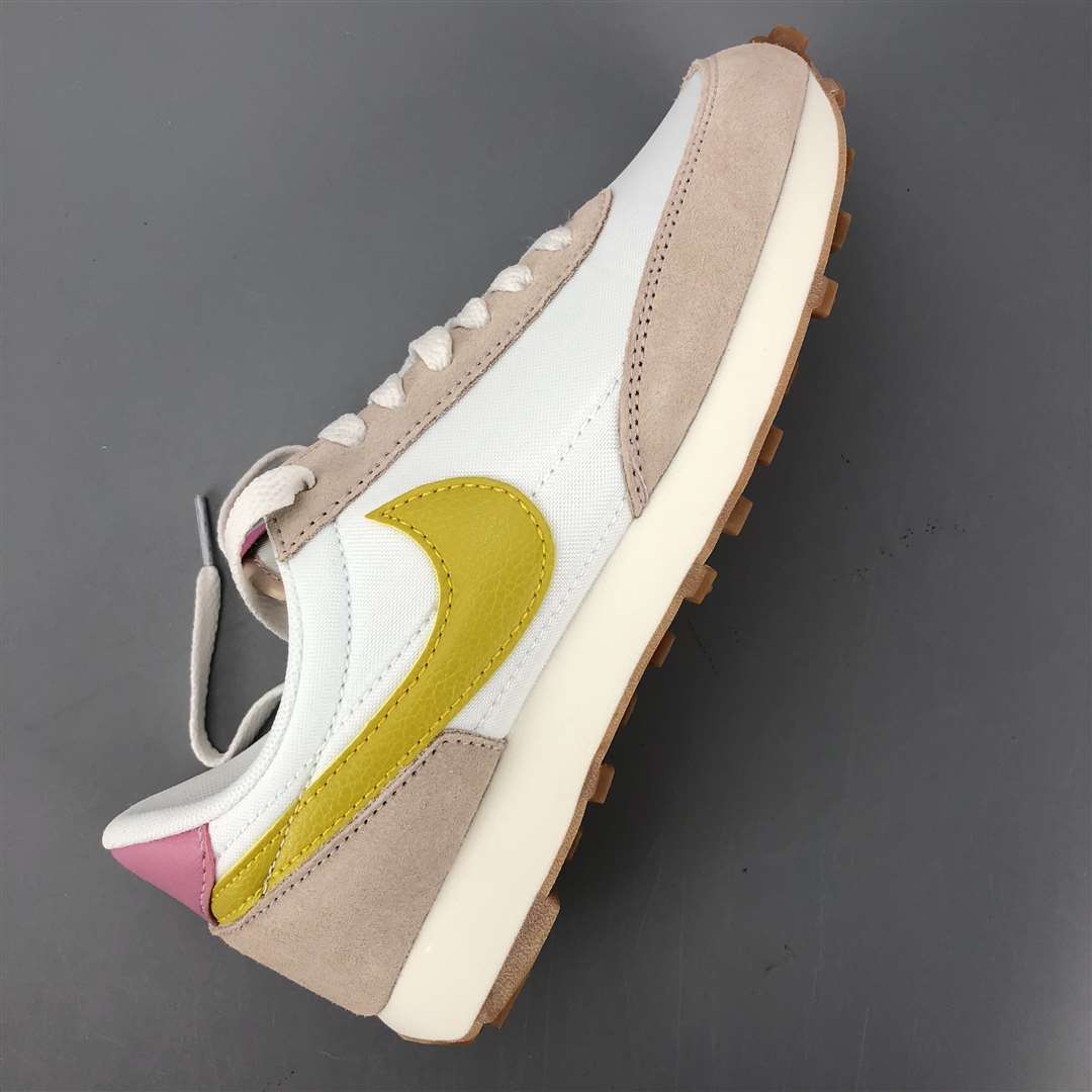 Nike Daybreak Light Pink Light Purple Right