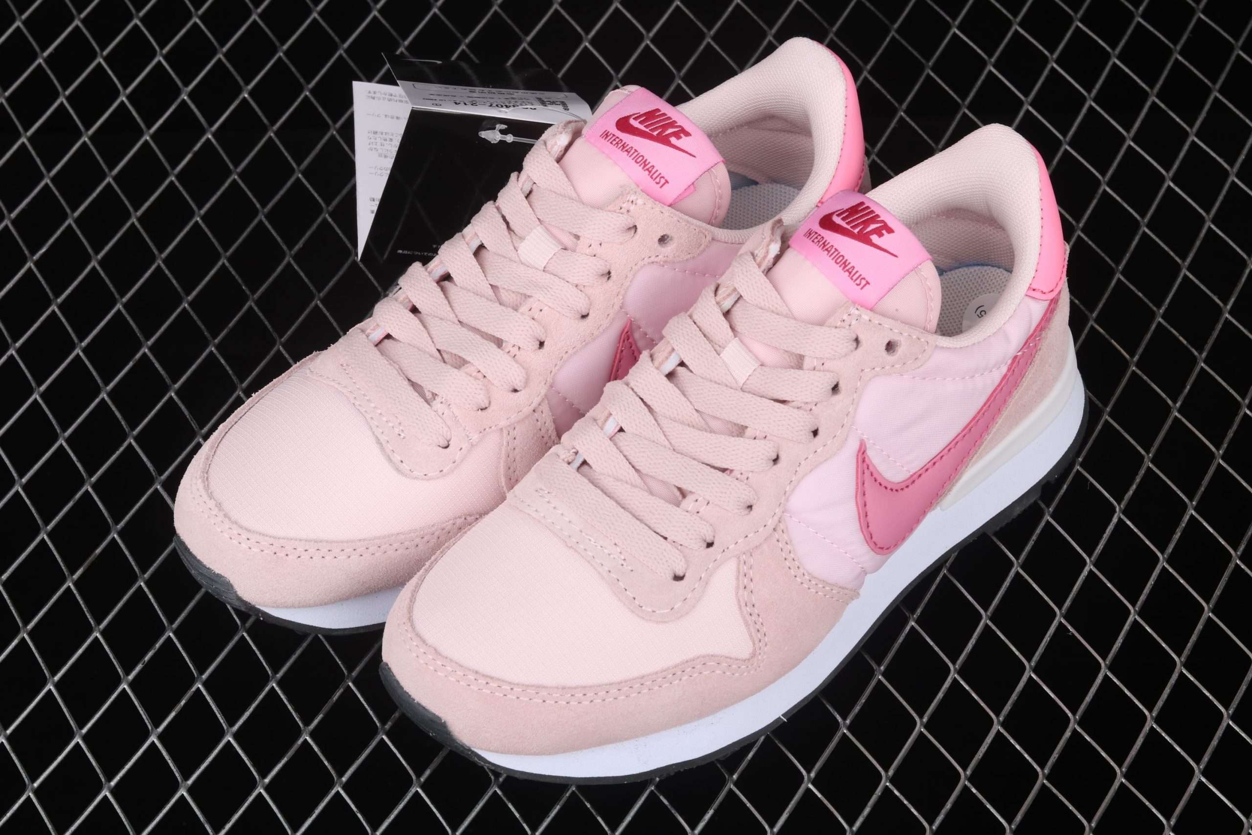 Nike Internationalist leather light pink-pink shoes