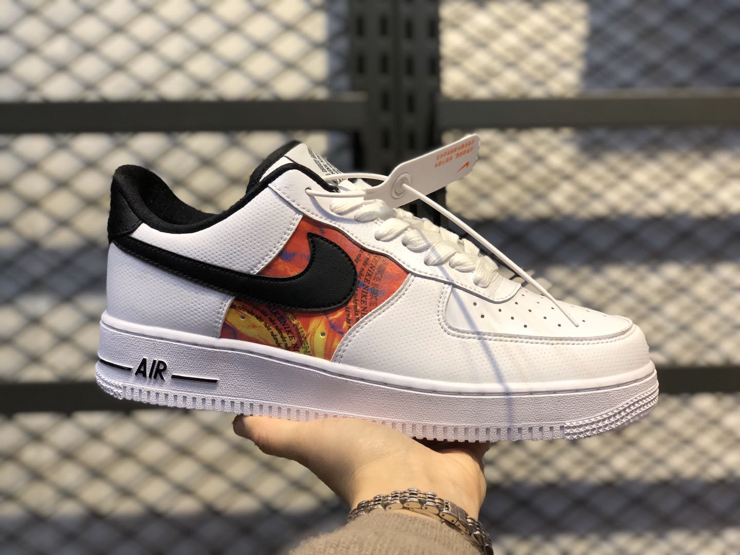 Nike Men's Air Force 1 '07 LV8 Shoes 
