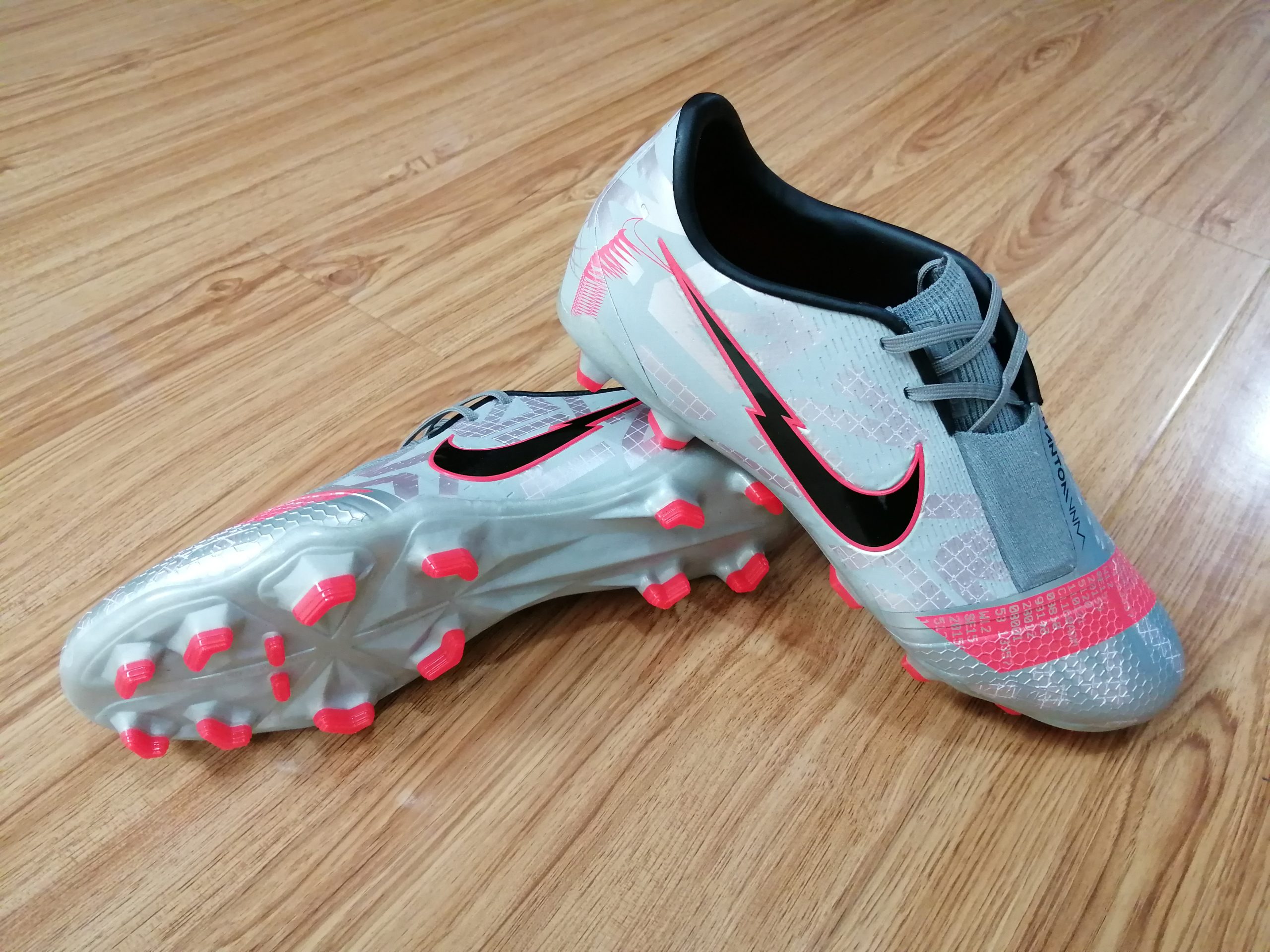 Nike Phantom VNM FG gray black pink