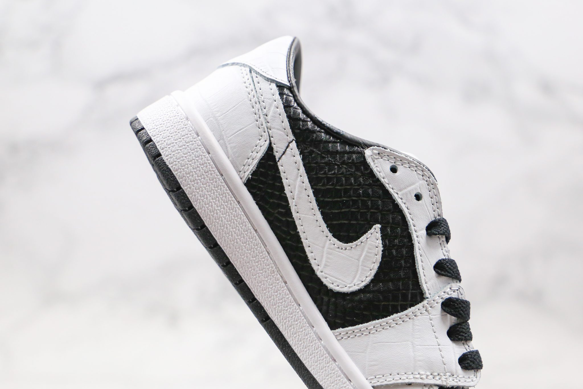 aj1 yin and yang
