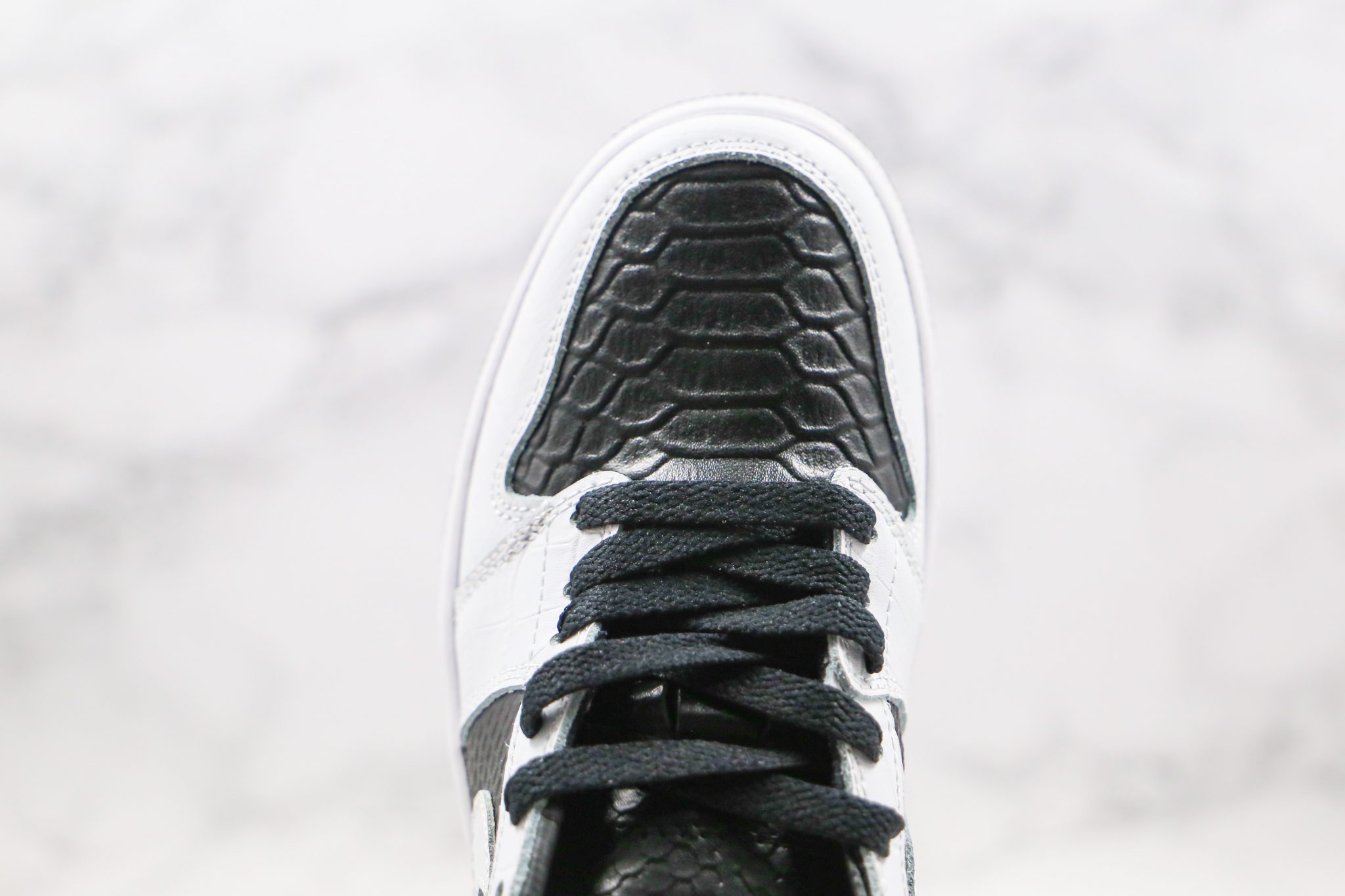 aj1 yin and yang