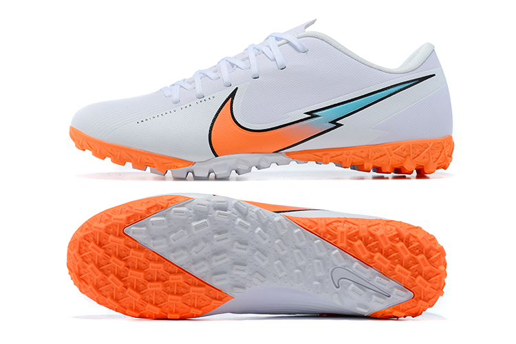 Nike Mercurial Vapor 13 Academy TF orange and white football boots sole