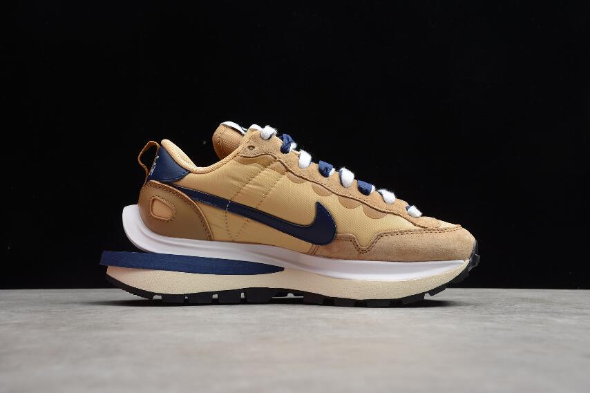 sacai nike vaporwaffle sesame