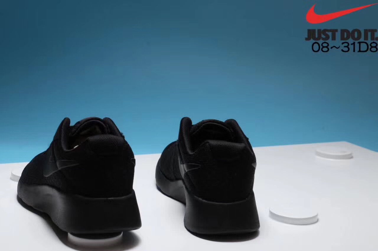 Men's and women's Nike London third-generation all-black running shoes heel