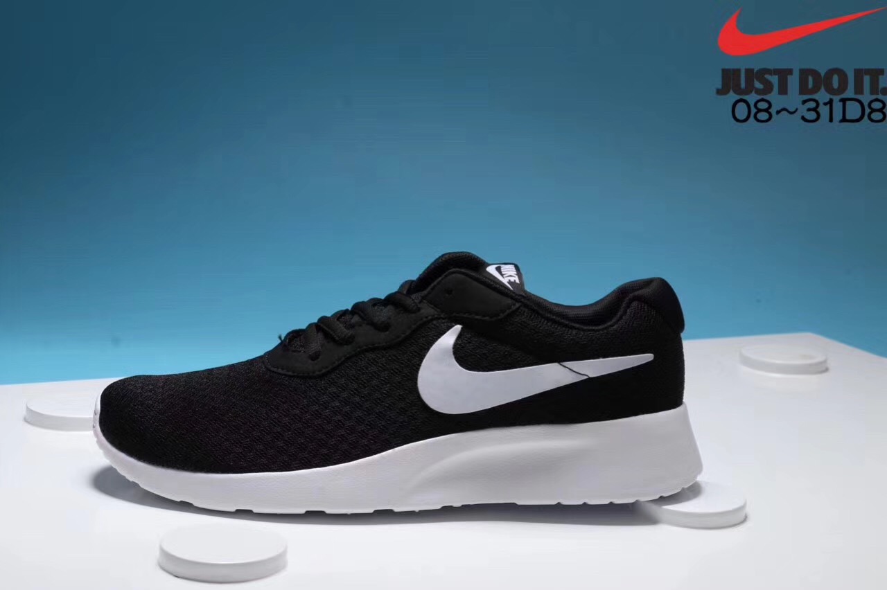 Nike London third generation black and white running shoes for men and women Left