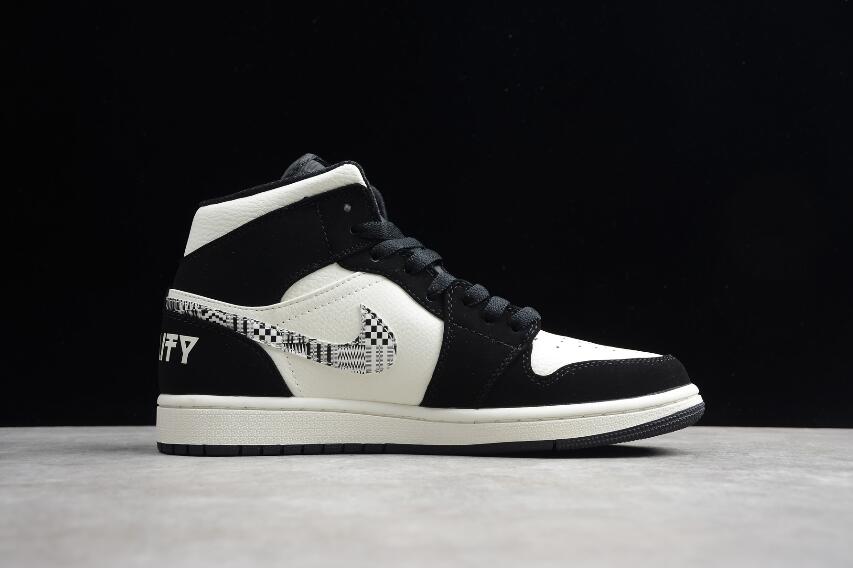 Air Jordan 1 Mid SE Black White Sail Wolf Gray 852542-010