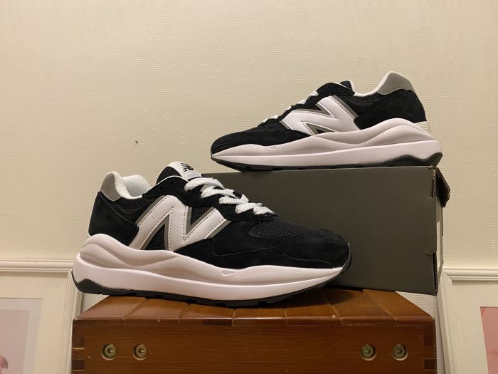 2021New Balance M5740CB black and white casual shoes sneakers side