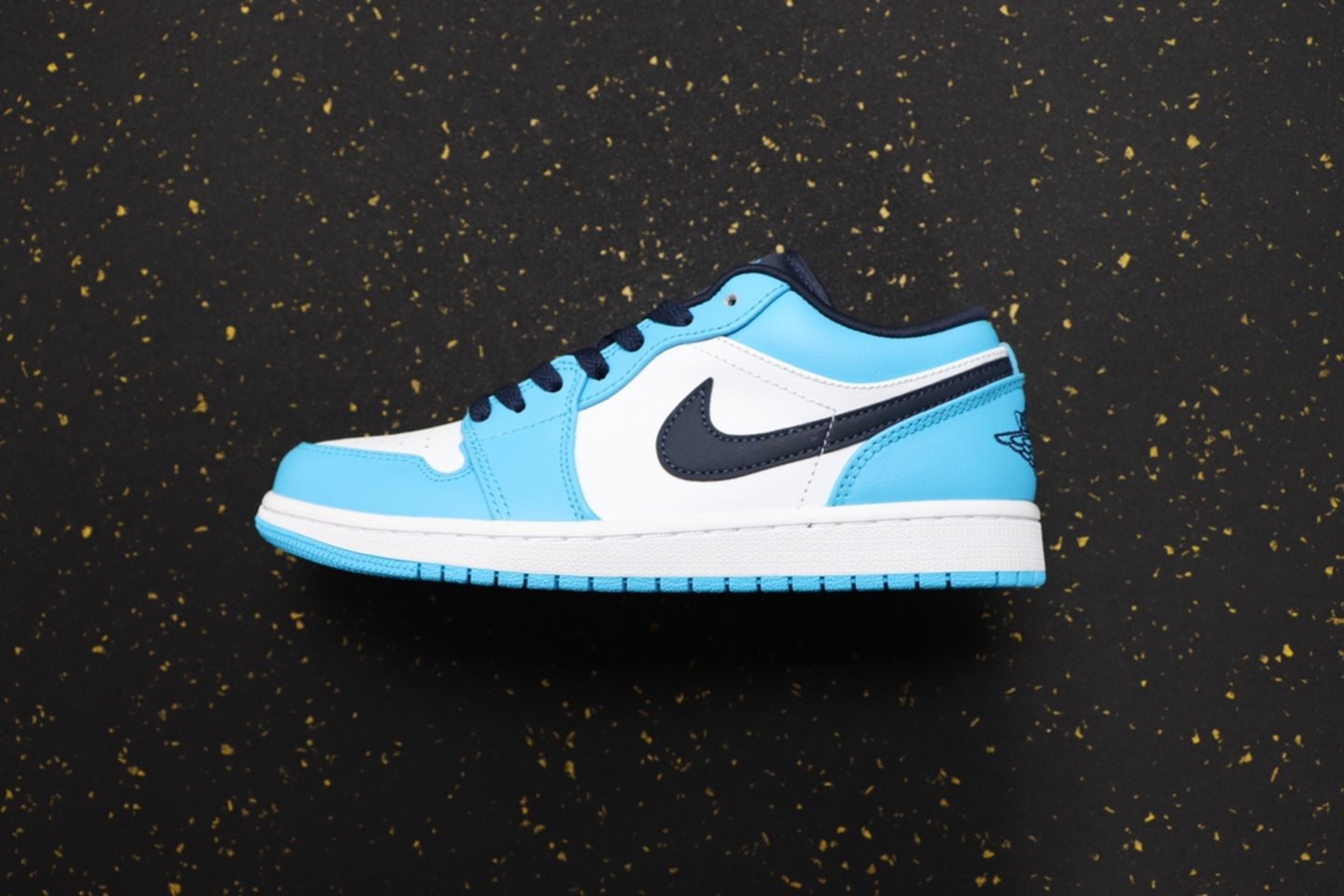 Fashion Nike Air Jordan 1 Low “UNC” Basketball Shoes Sale 553558-144 Left