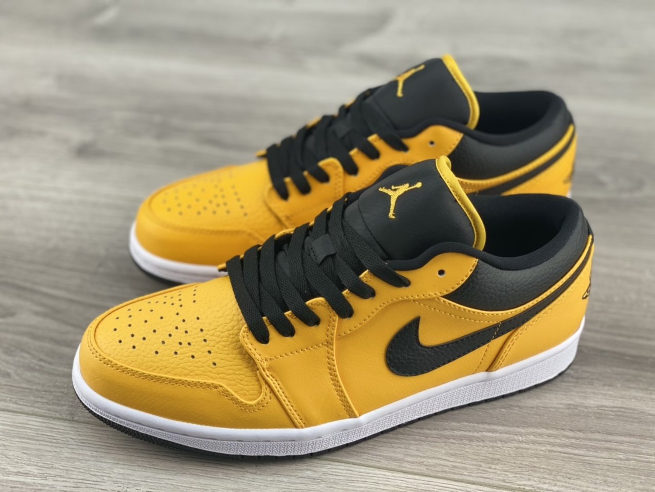 Hot Sale Nike Air Jordan 1 Low University Yellow 553558 700