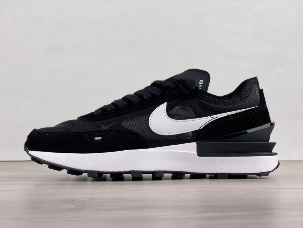 Nike Waffle One Black Running Shoes DC2533-001