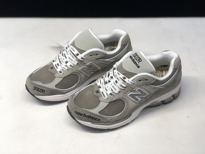 New Balance ML2002RV casual shoes