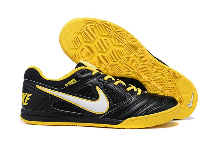 Supreme x Nike SB Gato Black Football Boots03
