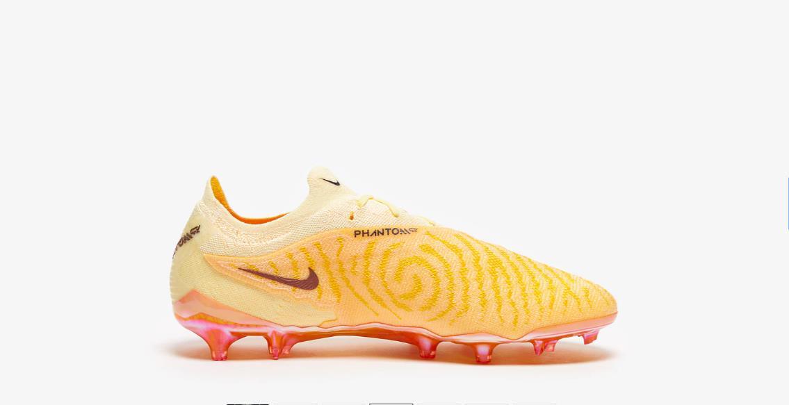 yellow nike phantom football boots
